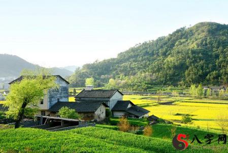 梦见陌生的村庄房屋