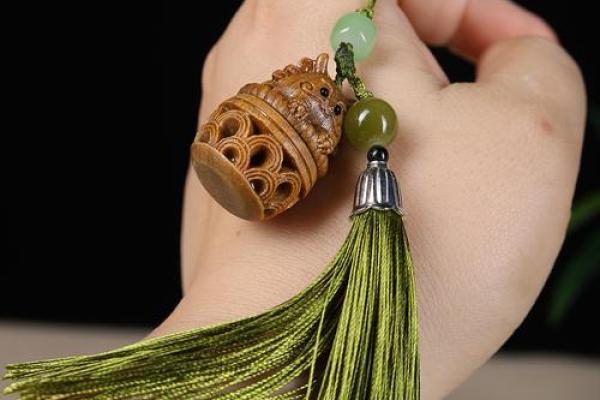 带绿檀的人命运解析:缘何此木能助运? 带绿檀的人命运解析:缘何此木能助运?