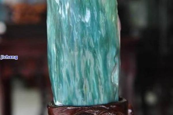 石榴木命男缺土,佩戴什么最为合适? 石榴木命男缺土,佩戴什么最为合适?