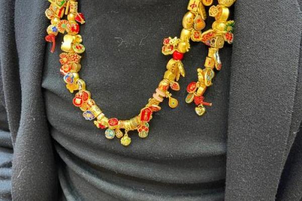 石榴木命男缺土,佩戴什么能够助运转运? 石榴木命男缺土,佩戴什么能够助运转运?