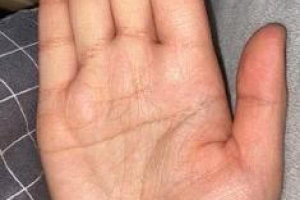 揭秘：哪种手纹的男人注定财运亨通，人生顺遂？