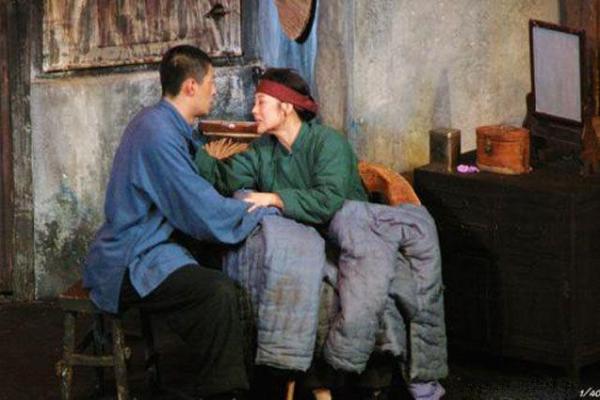 揭秘三夫命女孩:命理背后的爱情密码与人生智慧 揭秘三夫命女孩:命理背后的爱情密码与人生智慧