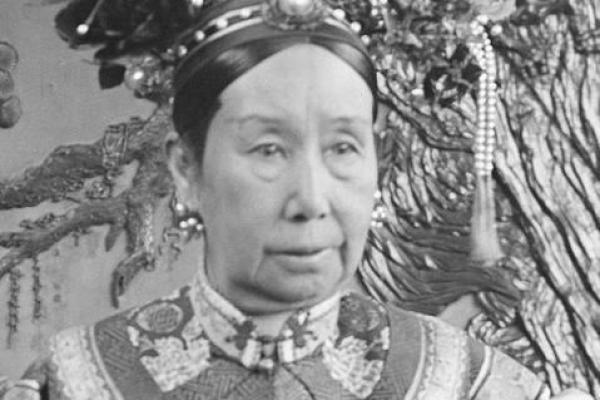 前世太后命,这一世我该如何选择自己的命运? 前世太后命,这一世我该如何选择自己的命运?