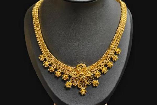 沙中土命与金属的完美搭配:探寻适合你的金属饰品 沙中土命与金属的完美搭配:探寻适合你的金属饰品