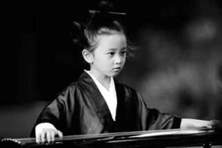 家庭爱与童子命：那些女性背后的故事与人生选择