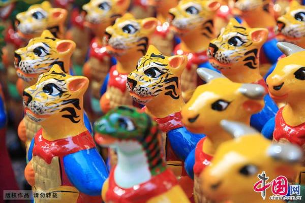 身穿黄袍真龙命,揭开中国生肖之谜! 身穿黄袍真龙命,揭开中国生肖之谜!