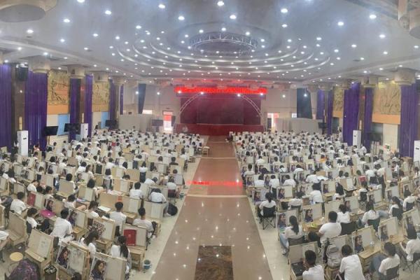 属猪的土命与哪些命相合,助力人生的风雨同行 属猪的土命与哪些命相合,助力人生的风雨同行