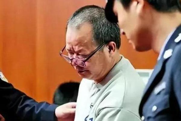 揭秘命格与庙堂:为何某些人不宜在官场任职 揭秘命格与庙堂:为何某些人不宜在官场任职