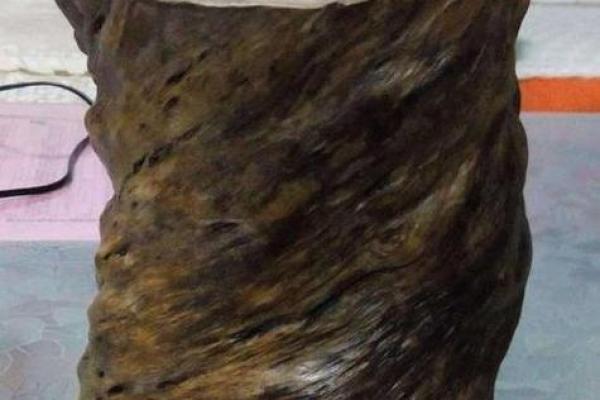 石榴木命的人适合哪些颜色的钱包?探寻财富与风水的秘密! 石榴木命的人适合哪些颜色的钱包?探寻财富与风水的秘密!