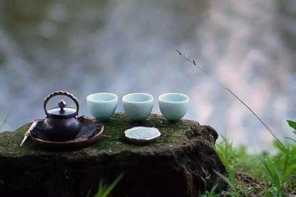 适合嫁给军官的女命八字特征探讨 适合嫁给军官的女命八字特征探讨