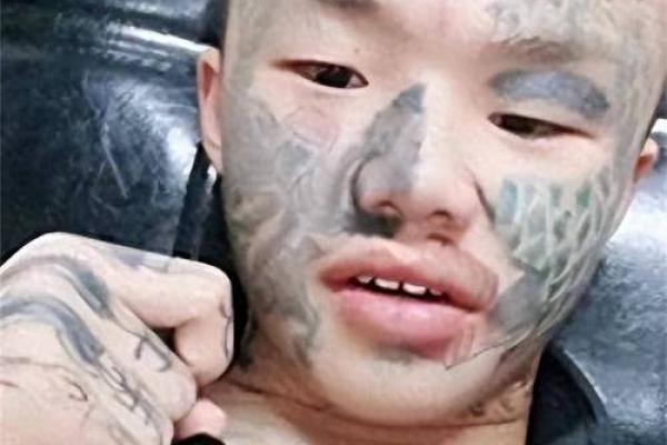 属狗的火命适合纹什么?揭秘狗年人的纹身选择! 属狗的火命适合纹什么?揭秘狗年人的纹身选择!