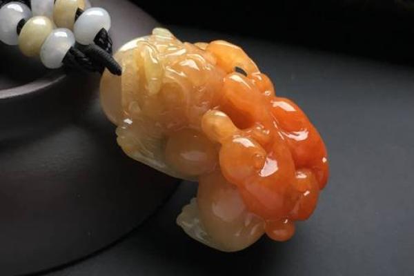 属鸡人木命,适合佩戴什么吊坠?全面解析木命人的风水选择 属鸡人木命,适合佩戴什么吊坠?全面解析木命人的风水选择