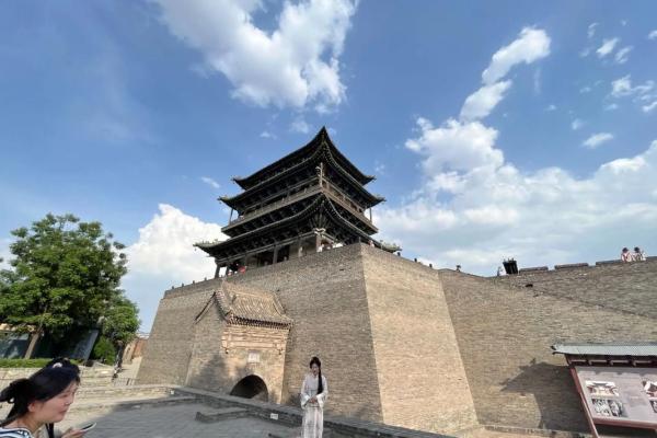 命格与庙门：哪些命格不宜踏入庙宇探秘