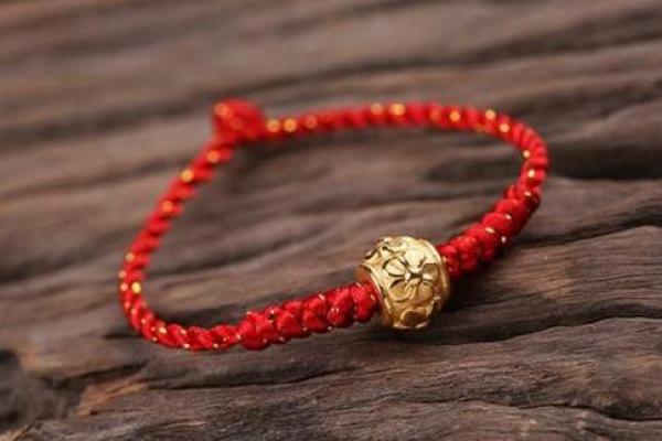 属猪八字命格解析:揭示你的性格与命运之路 属猪八字命格解析:揭示你的性格与命运之路