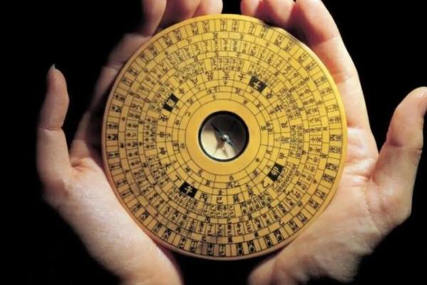 命理探秘：到底是看日干还是纳音？解读你的命运密码！