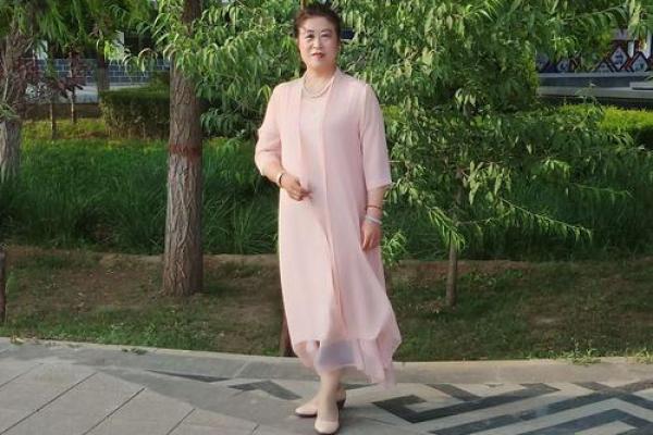 属兔35岁女性命运解析:如何在关键时期转变人生轨迹 属兔35岁女性命运解析:如何在关键时期转变人生轨迹