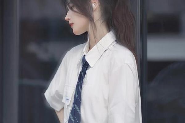 女生侧脸有旋,寓意深远的命理之美 女生侧脸有旋,寓意深远的命理之美