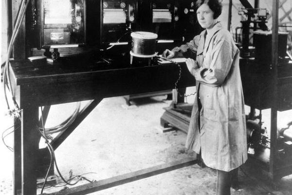 生两个女孩的命运解析:她们将如何照亮生活的每一个角落? 生两个女孩的命运解析:她们将如何照亮生活的每一个角落?