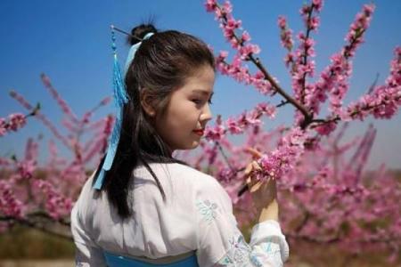 什么样的人命中带桃花，轻松开运，艳福多多？