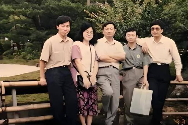 任正非五行属性解析:探寻华为创始人的命理智慧与人生哲学 任正非五行属性解析:探寻华为创始人的命理智慧与人生哲学