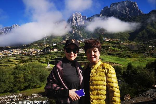 女儿扎根寺庙:藏在心底的信念与和谐之美 女儿扎根寺庙:藏在心底的信念与和谐之美