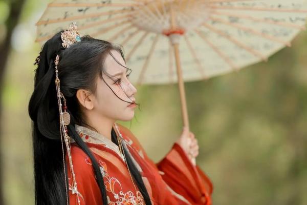 命如草芥：你我皆是尘世浮萍，何必执念过深？