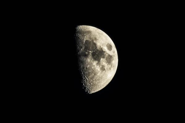 农历十月初四生日的人命运解析:生命之光与宇宙的交融 农历十月初四生日的人命运解析:生命之光与宇宙的交融