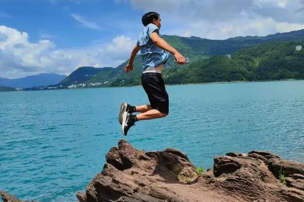 清闲自在命:生活中的幸福追求与哲学智慧 清闲自在命:生活中的幸福追求与哲学智慧