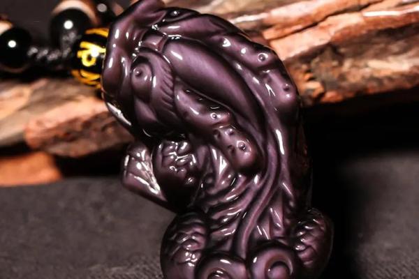 七杀格女命的魅力与石之秘:佩戴何物更能增添气场? 七杀格女命的魅力与石之秘:佩戴何物更能增添气场?