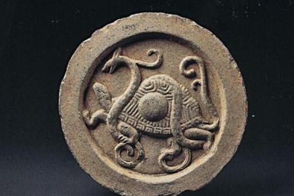 青龙伏形命:卓越命格的深邃解析与人生智慧 青龙伏形命:卓越命格的深邃解析与人生智慧