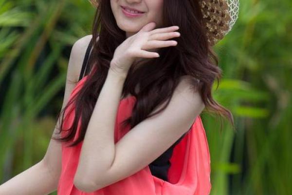 女人的容貌与命运：外表背后的深层寓意