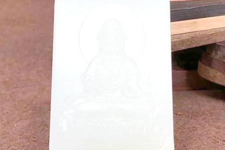 石榴木命人适合佩戴的玉石种类与选择指南