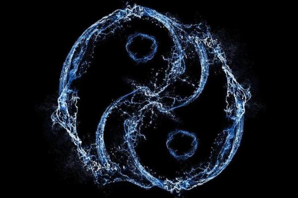 山下火命的人生智慧：如何顺应命理寻求平衡