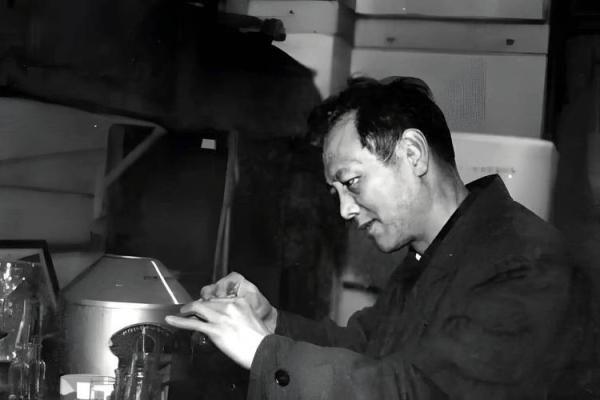 施州如命：探索人性中的坚韧与命运交响曲