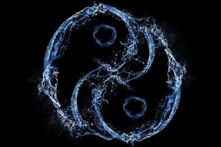 山下火命的人生智慧：如何顺应命理寻求平衡