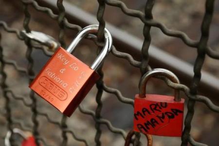 女命八字中的双官双印：深度解读与运势分析