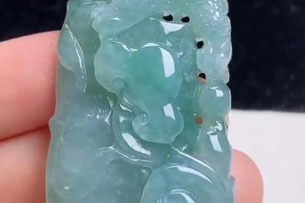 属虎土命者适合佩戴哪些翡翠？解密翡翠与运势的奥秘！