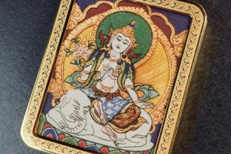 属鸡金命缺火，如何选择适合的饰品提升运势？