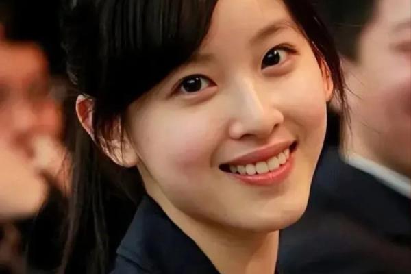 揭秘章泽天的幸运与成功:她背后的故事与机遇! 揭秘章泽天的幸运与成功:她背后的故事与机遇!