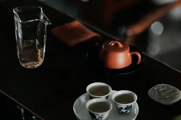 平地木命人适合佩戴的物品与风水解析