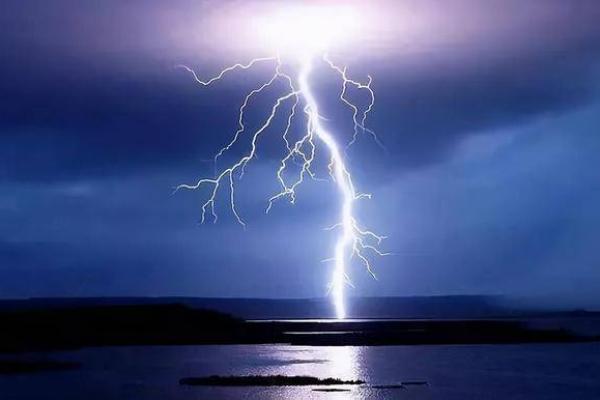 霹雳火命与其它命的克制关系探析：深度解析命理奥秘