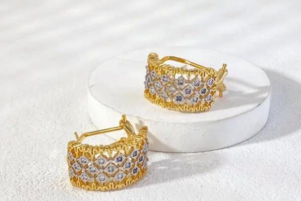 根据木命人适合佩戴的耳环类型解析 根据木命人适合佩戴的耳环类型解析