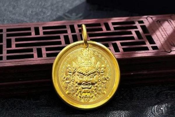 男命八字缺火，佩戴哪些饰品能助运旺财？