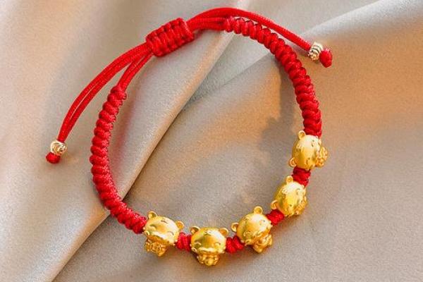 属虎本命佩戴指南：选择手链项链的最佳搭配与意义