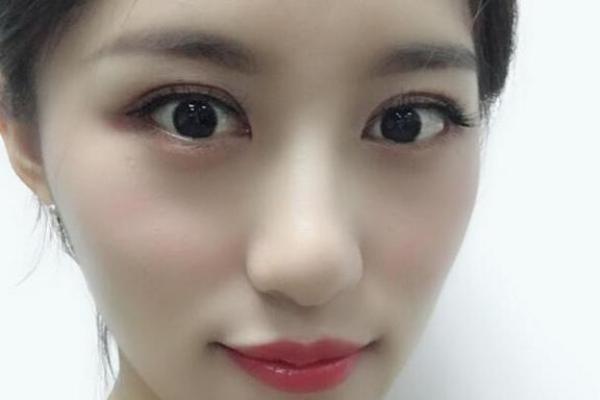 解密下巴女生的旺夫命:她们的魅力与运势 解密下巴女生的旺夫命:她们的魅力与运势