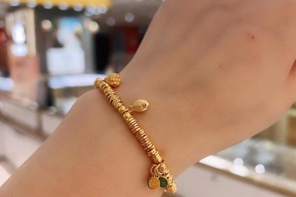 石榴木命男人适合佩戴的手串解析与推荐 石榴木命男人适合佩戴的手串解析与推荐