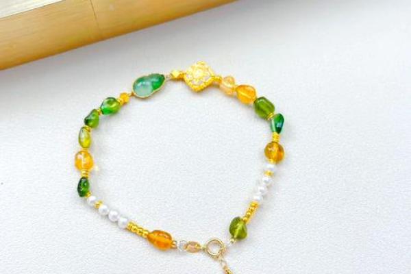 属蛇的水命适合带什么首饰,轻松展示个人魅力! 属蛇的水命适合带什么首饰,轻松展示个人魅力!