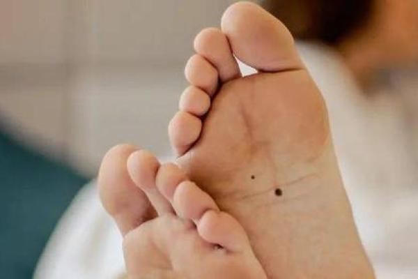 弃婴背后的秘密:为何许多富贵命输钱于命运? 弃婴背后的秘密:为何许多富贵命输钱于命运?