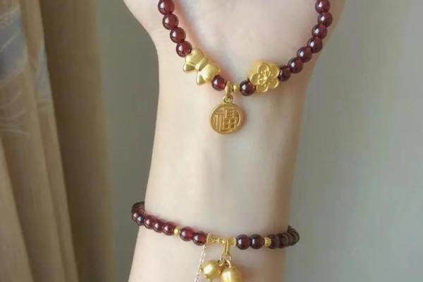 石榴木命如何通过佩戴选择弥补金多缺火的缺陷 石榴木命如何通过佩戴选择弥补金多缺火的缺陷