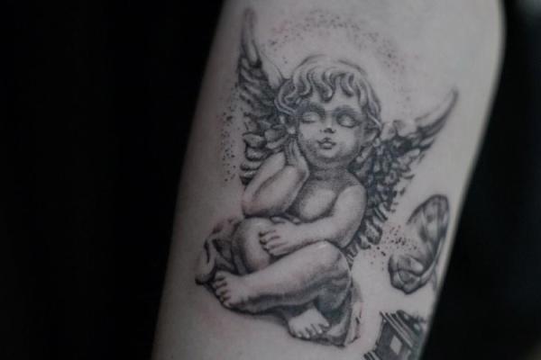 石榴木命的人适合怎样的纹身设计?图案与寓意解析 石榴木命的人适合怎样的纹身设计?图案与寓意解析